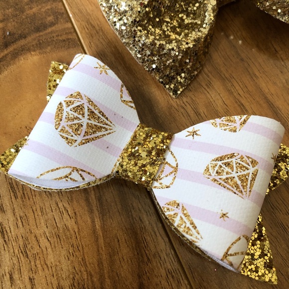 ✨Handmade✨Gold Glitter Clip Bows-Set of 3 - Picture 2 of 8